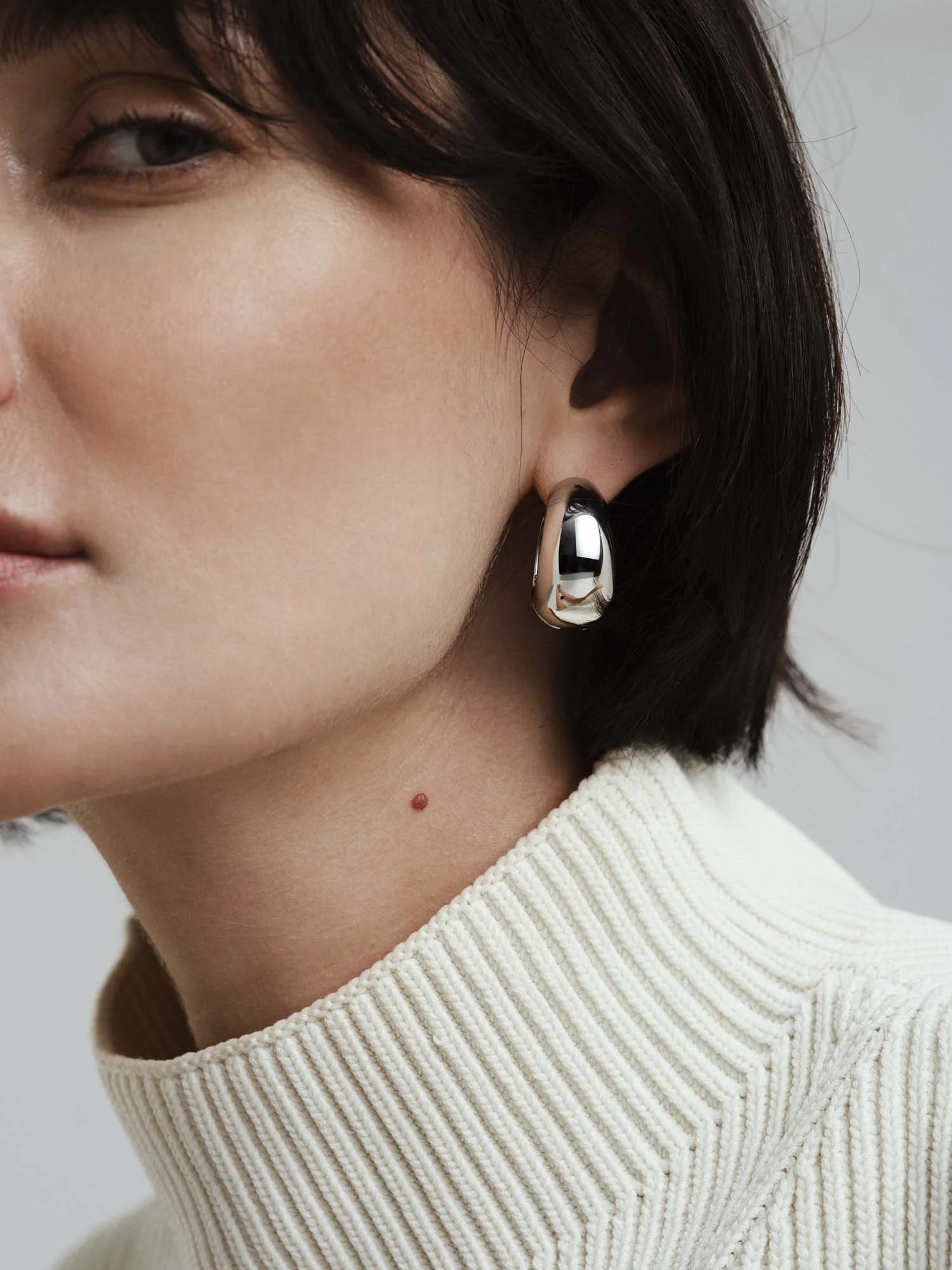 Aura Bold Hoops - Image 3