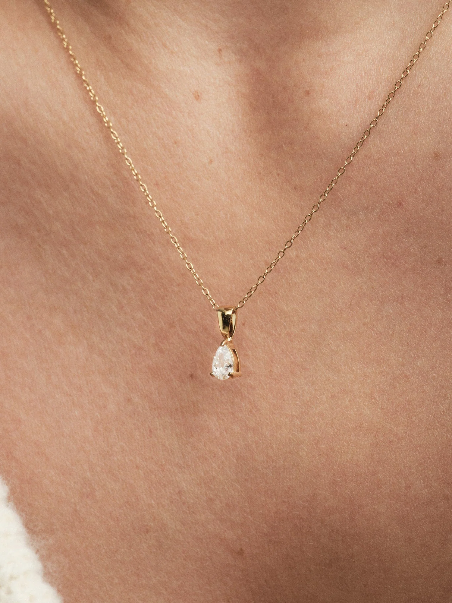 Belle White Necklace - Image 3