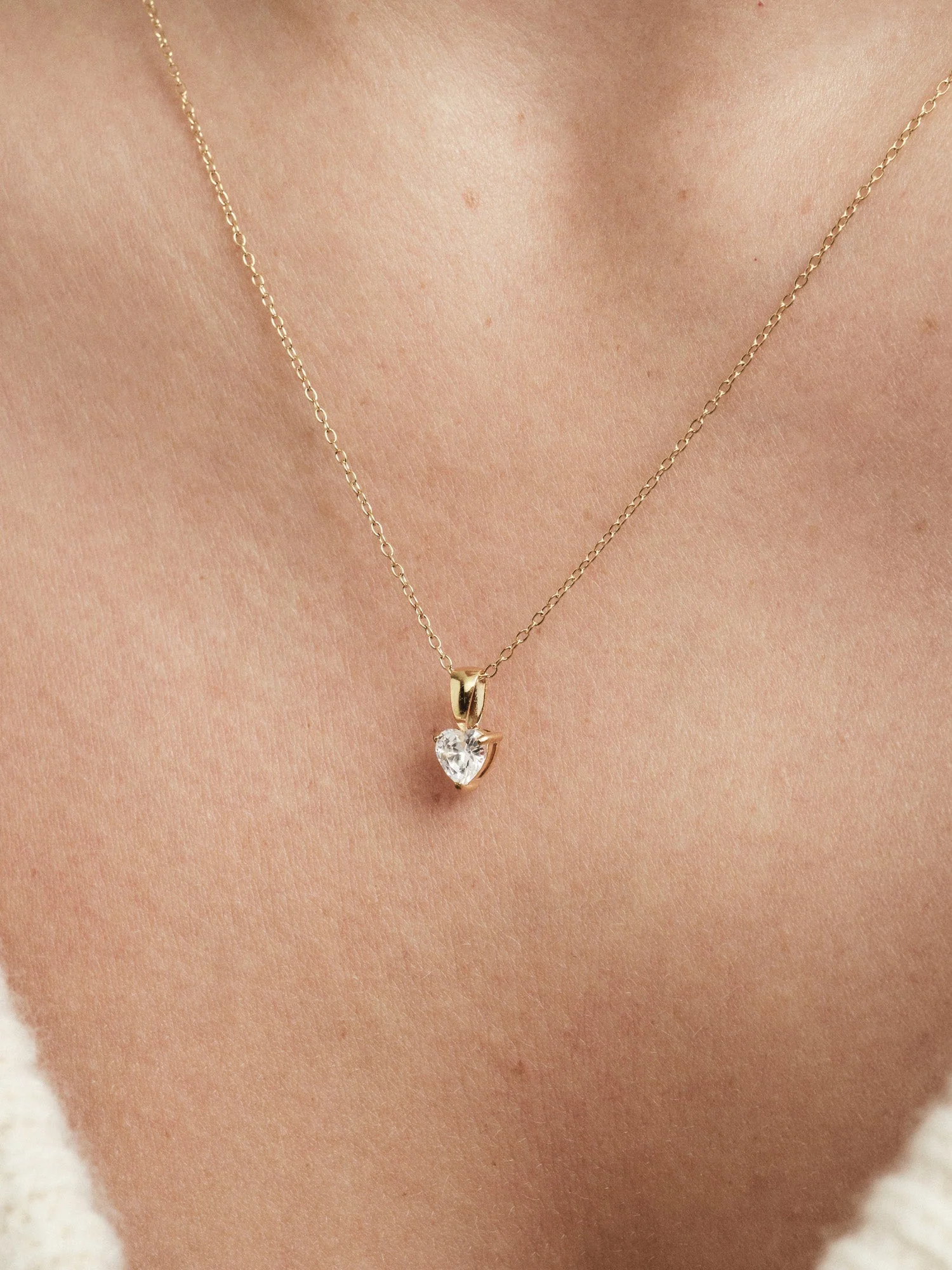 Bonne White Necklace - Image 3