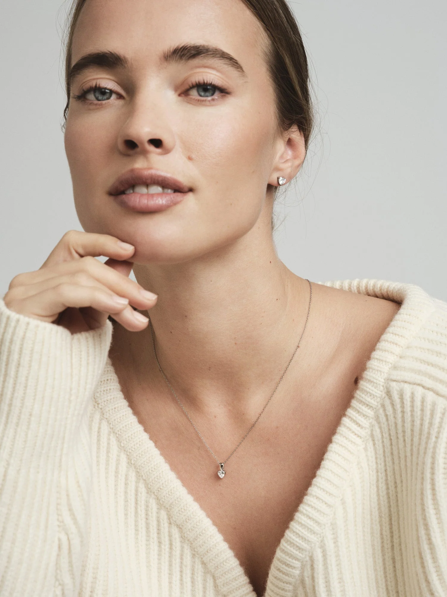 Bonne White Necklace - Image 2