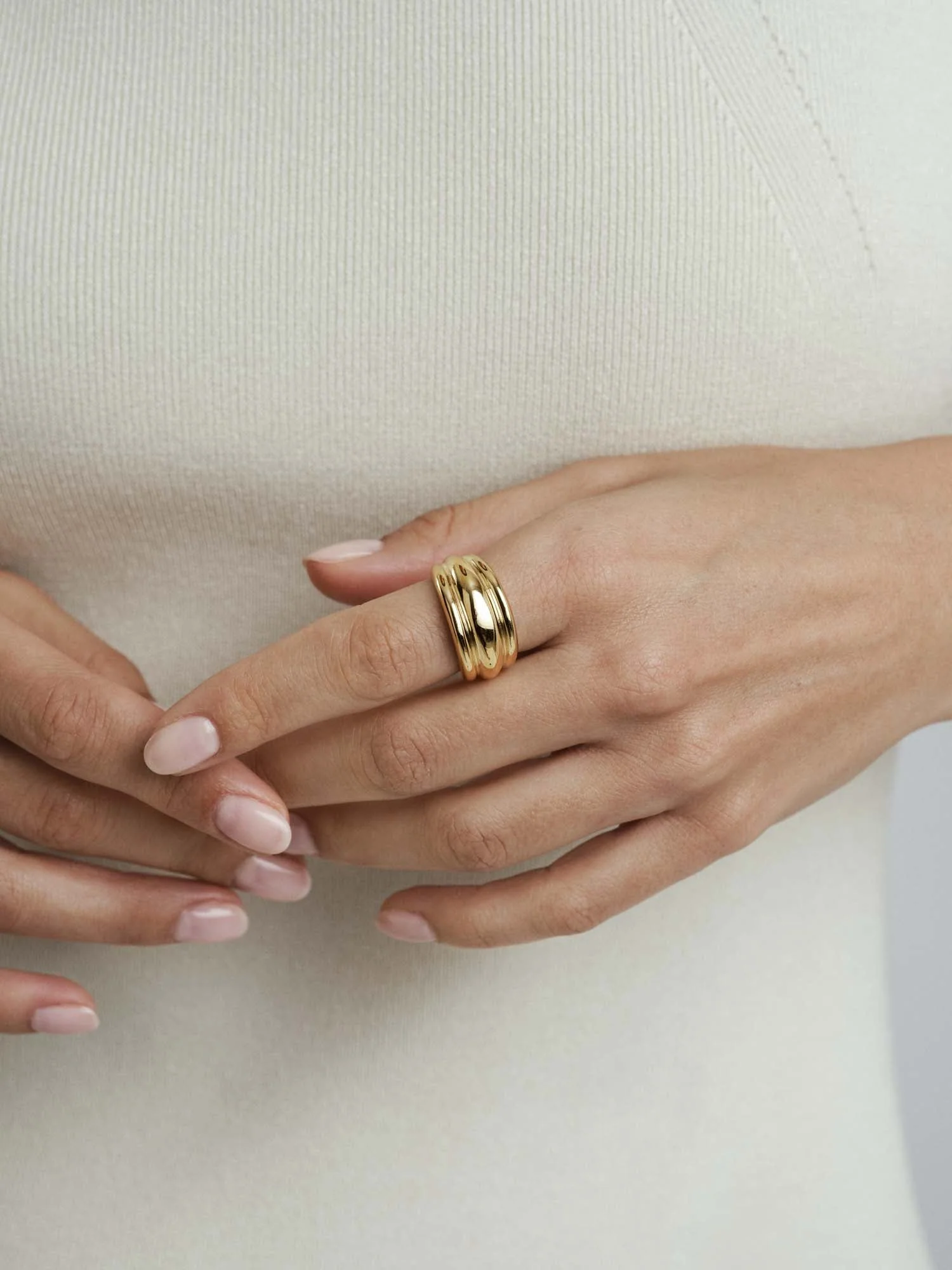Deco Ribbed Ring - Image 3