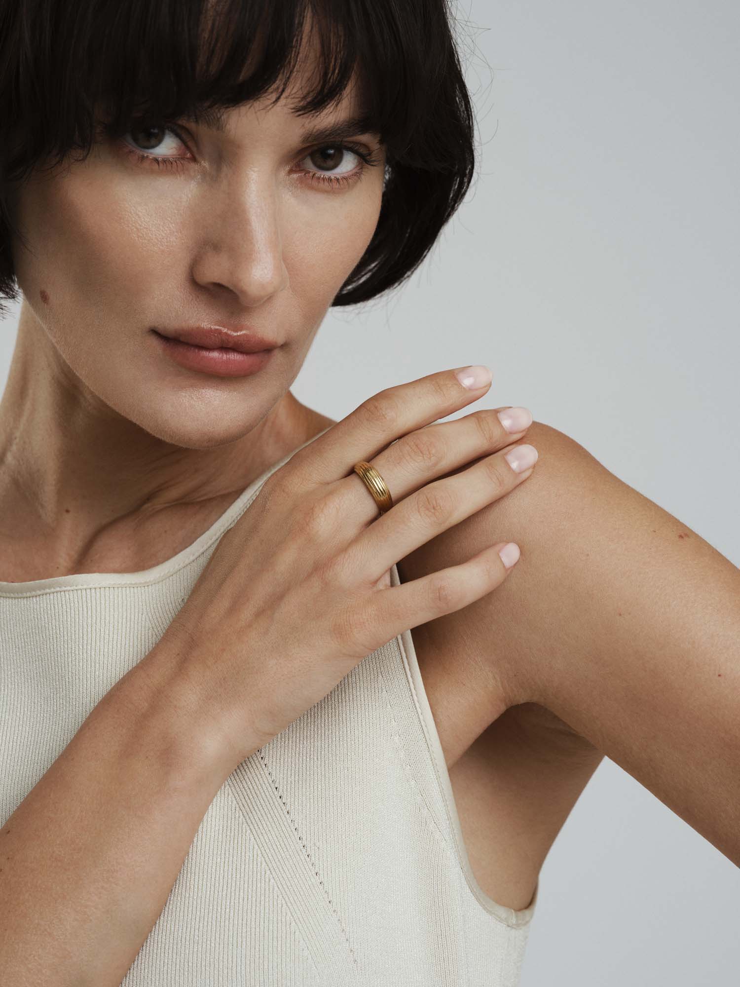Edge Ribbed Ring - Image 2