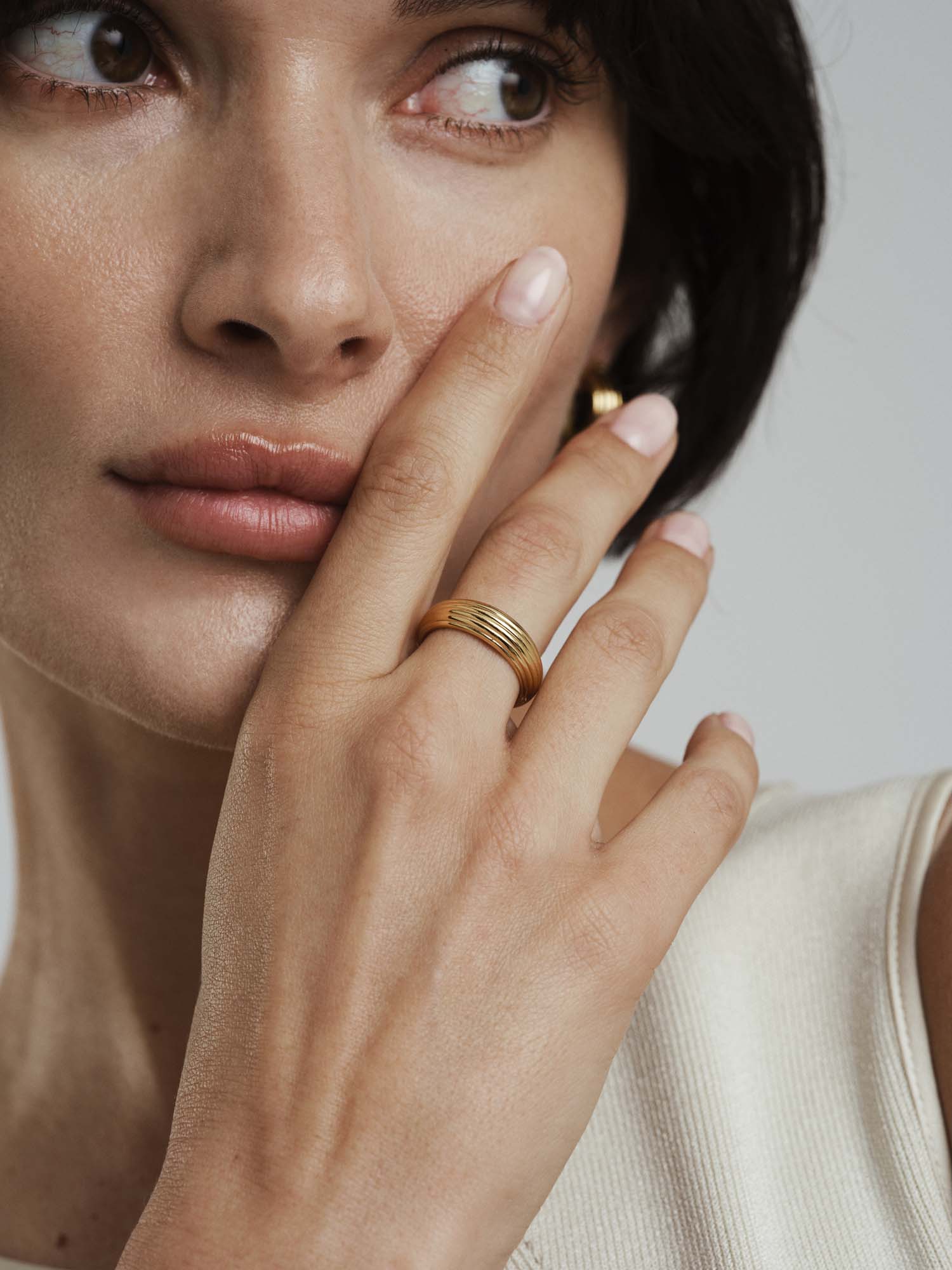 Edge Ribbed Ring - Image 3