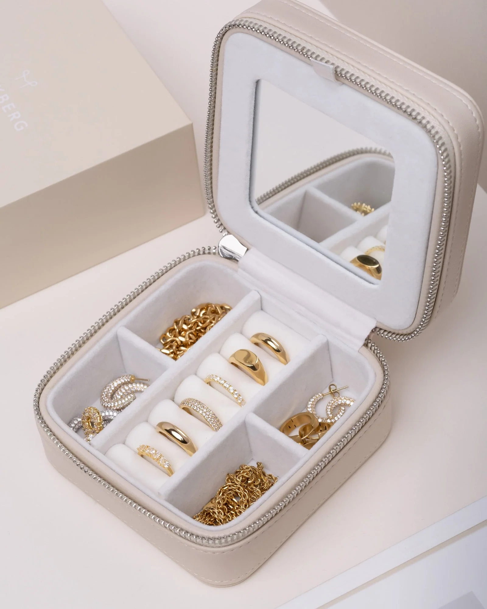 Gratis smykkeveske liten beige - Image 2