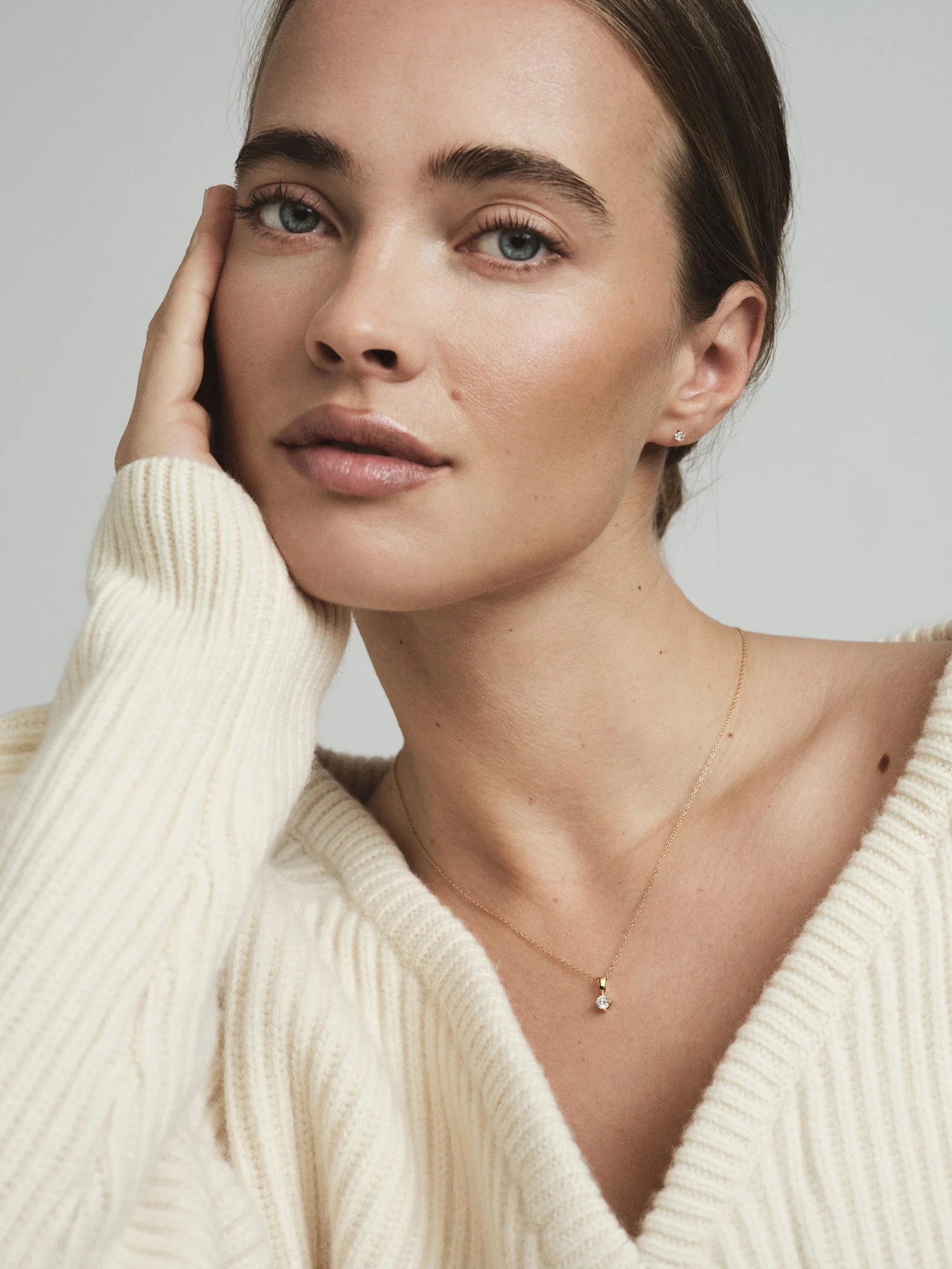 Jolie White Necklace - Image 2