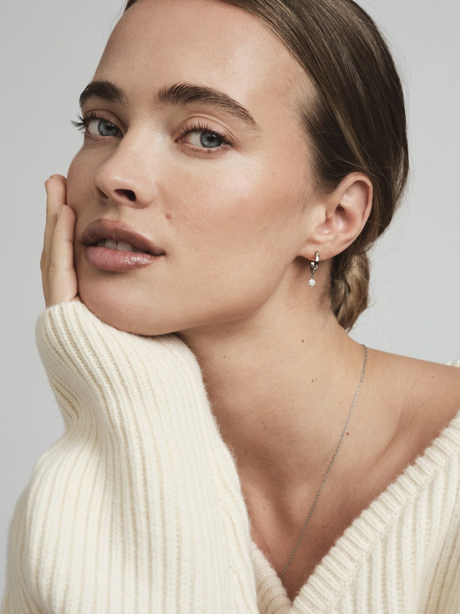 Jolie White Hoops - Image 2
