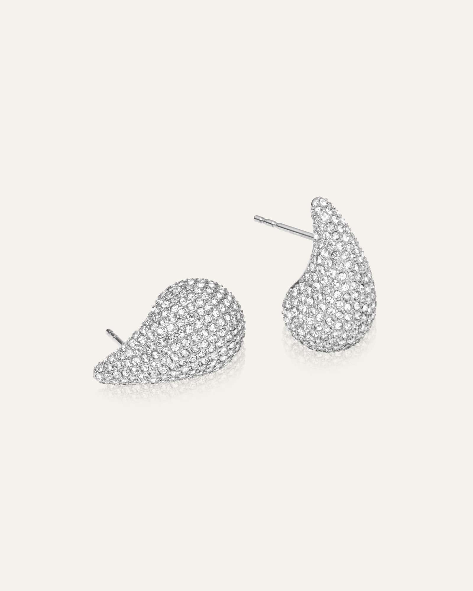 Pavé daring small silver earring - Image 4