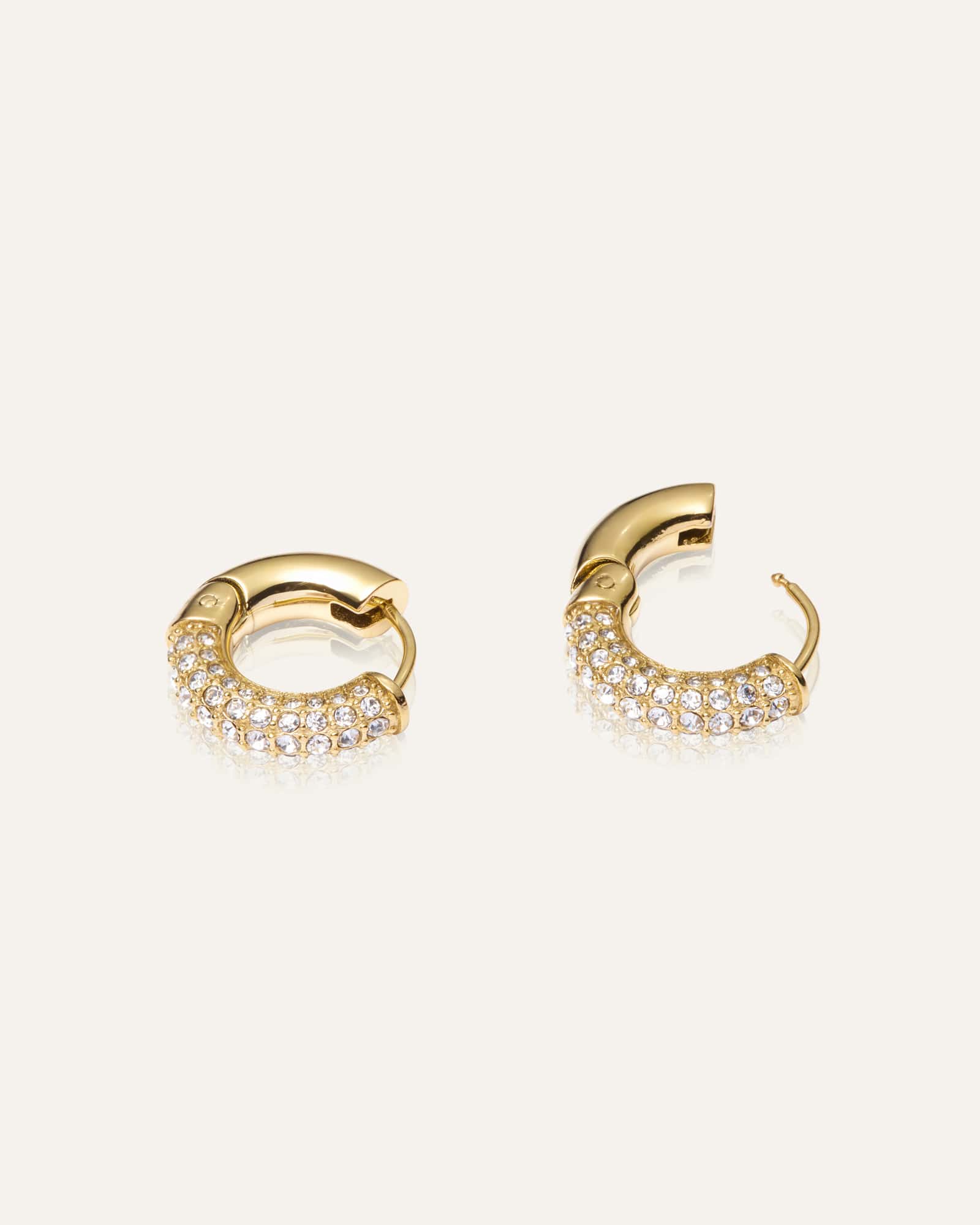 Pavé everyday medium hoops - Image 5