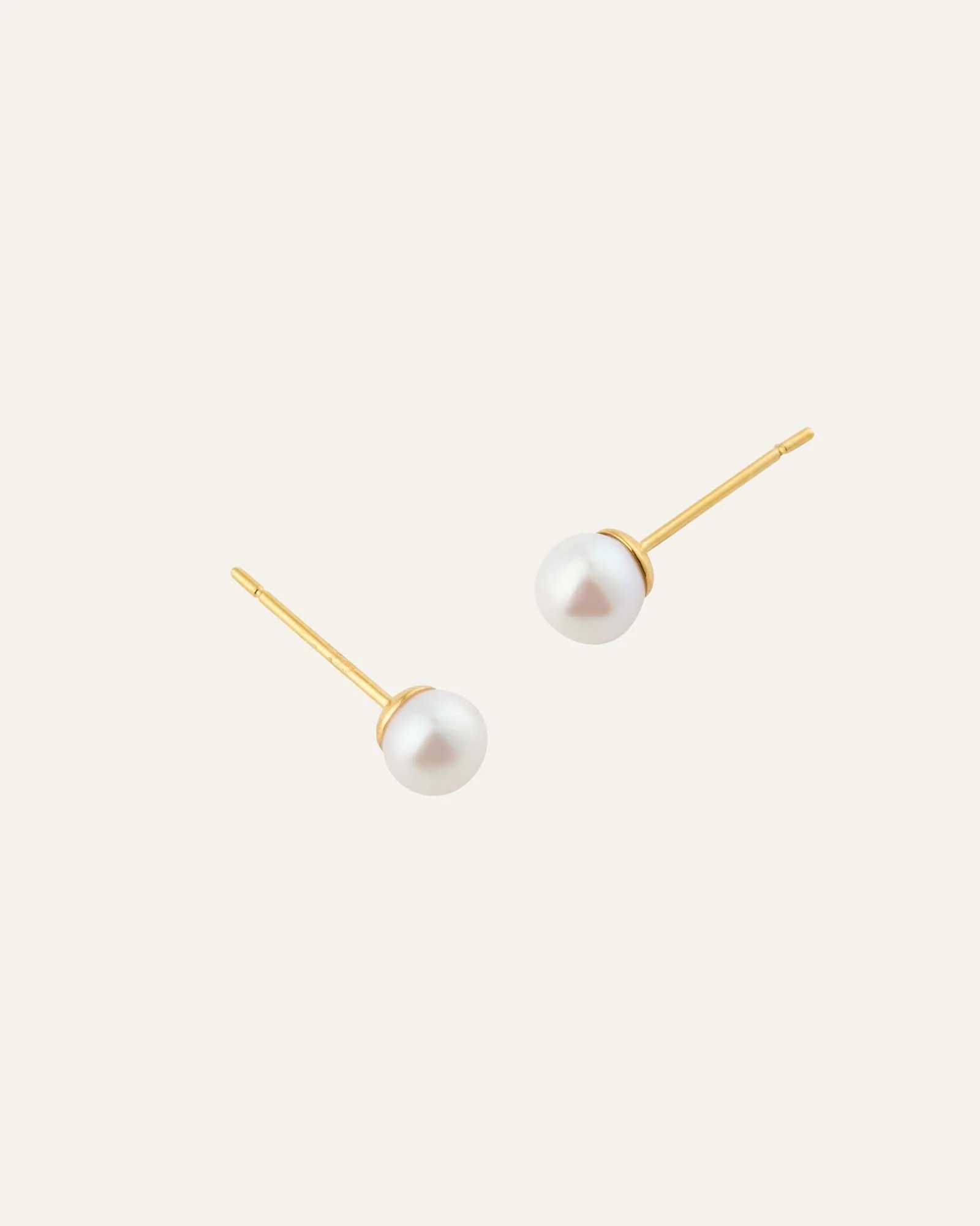 Pearl Studs Medium - Image 5