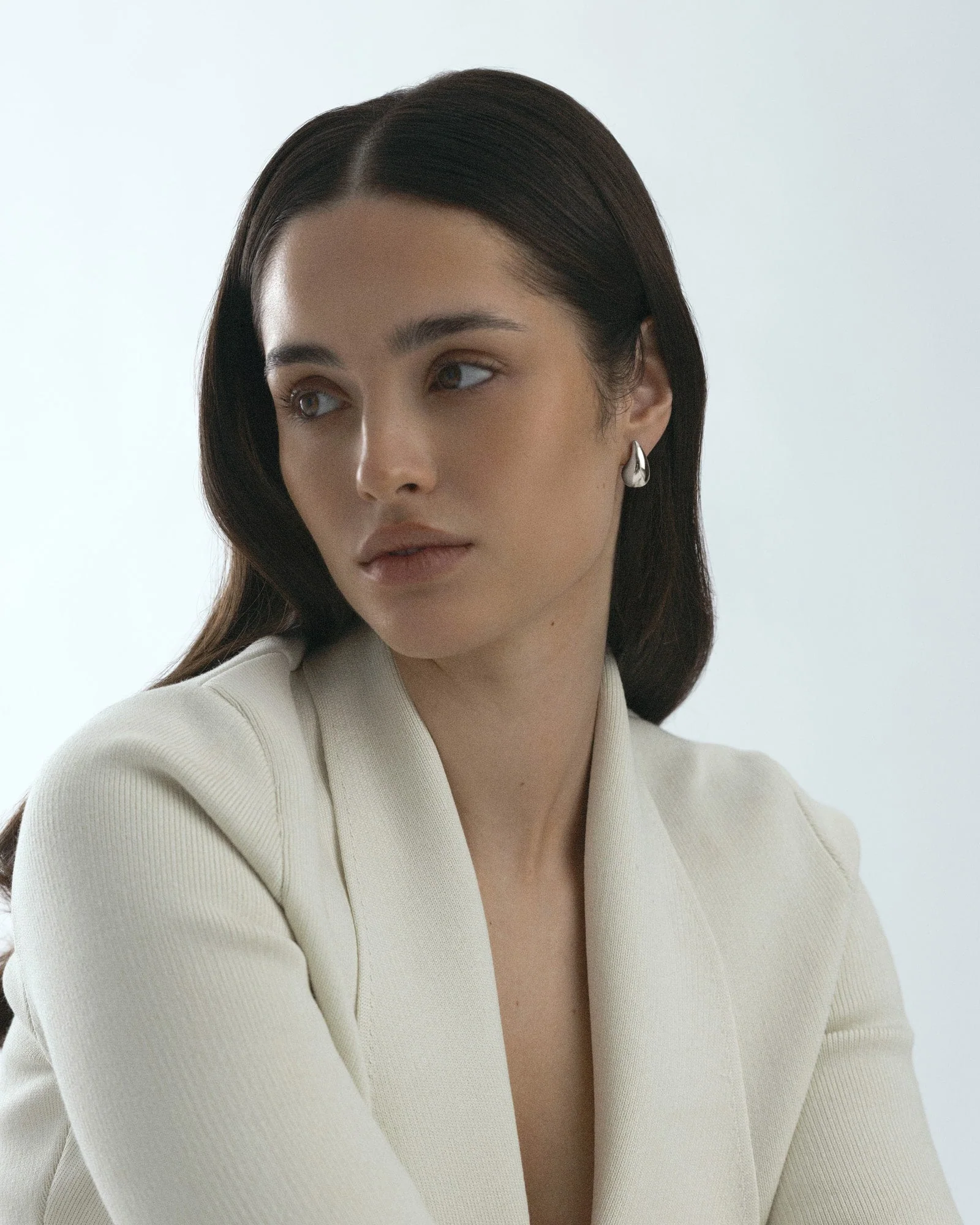 Plain daring small earring - Image 2
