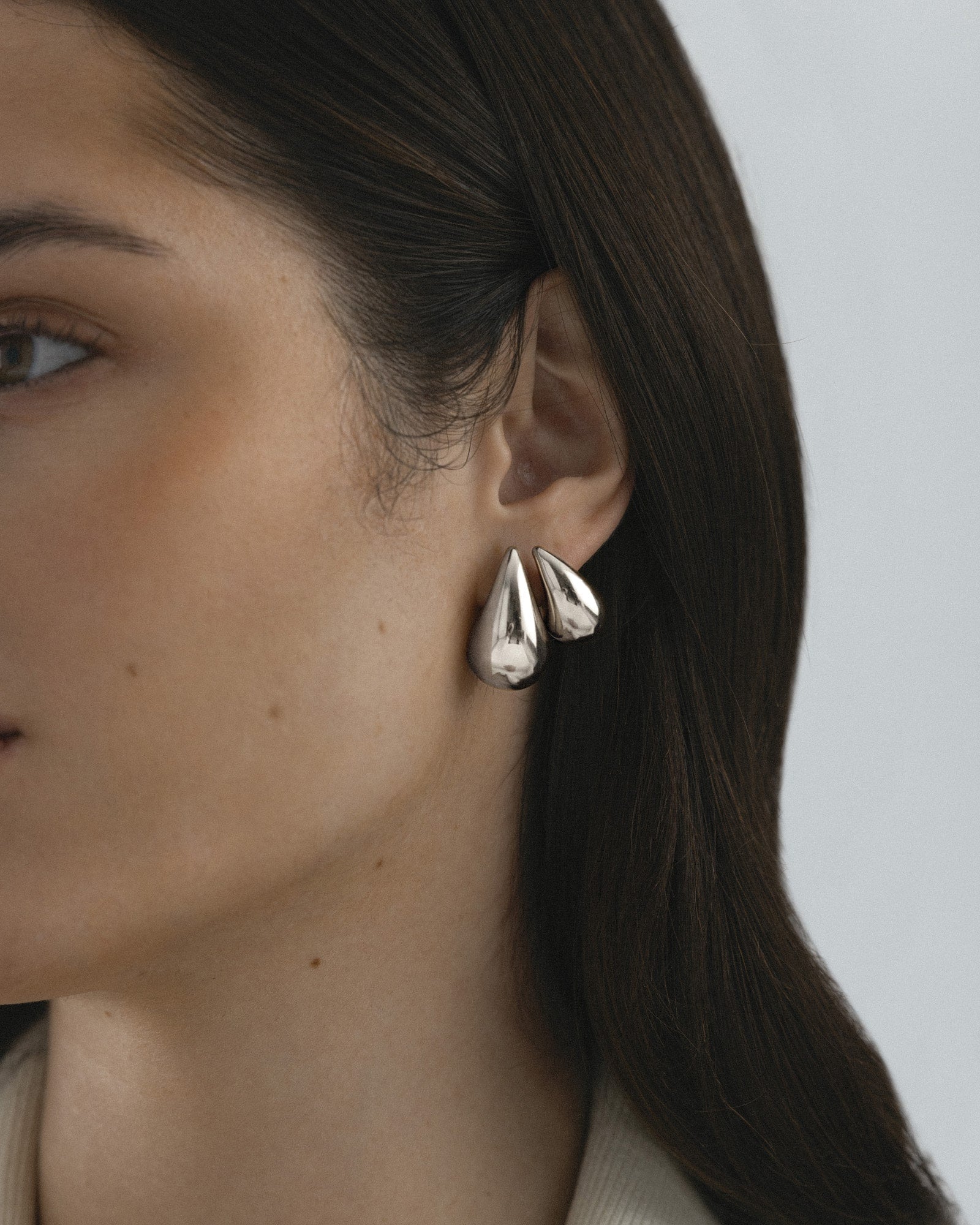 Plain daring small earring - Image 6