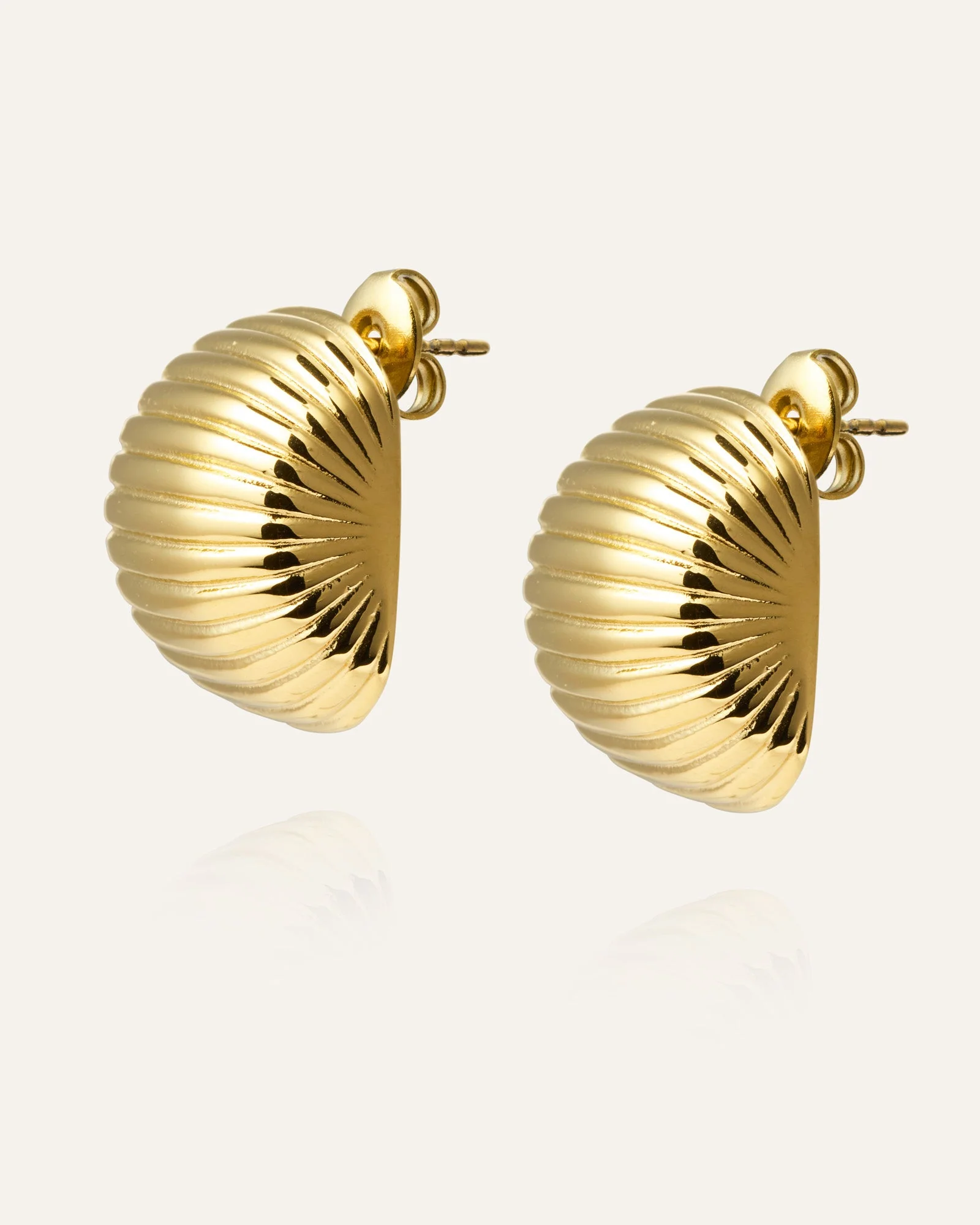 Retro Ribbed Earring - Image 4