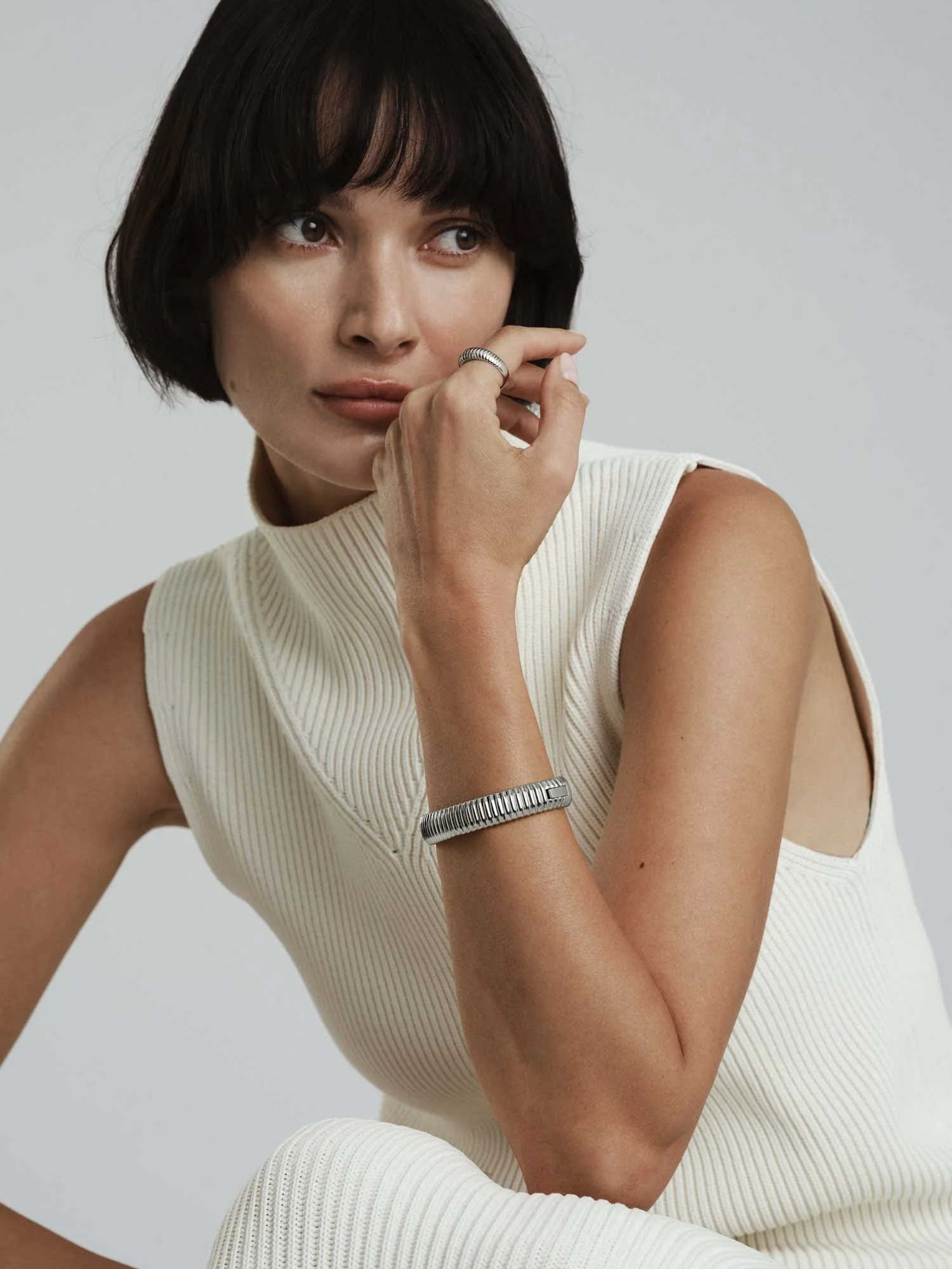 Retro Ribbed Bangle - Image 2