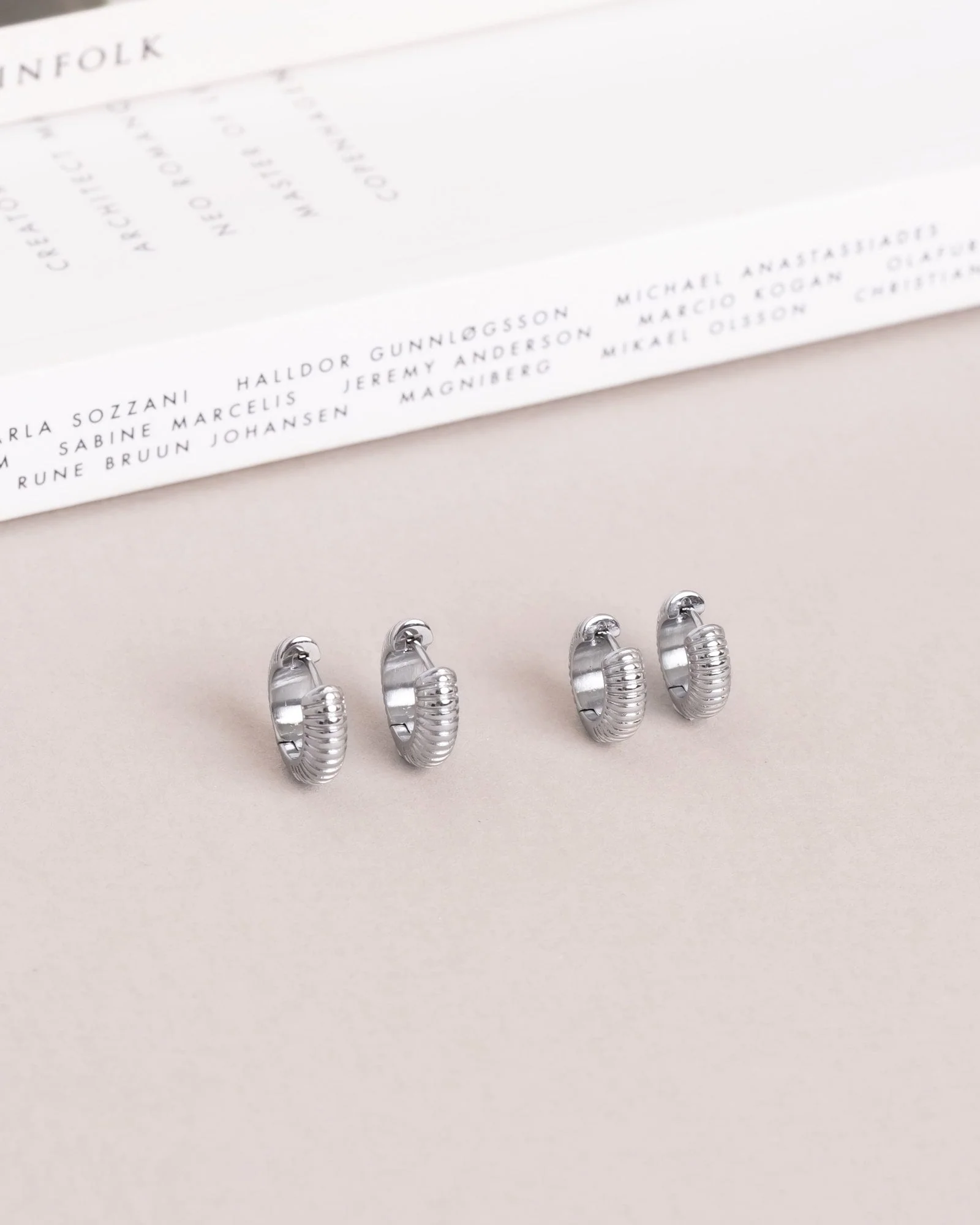Ribbed Hoops Medium - Image 10
