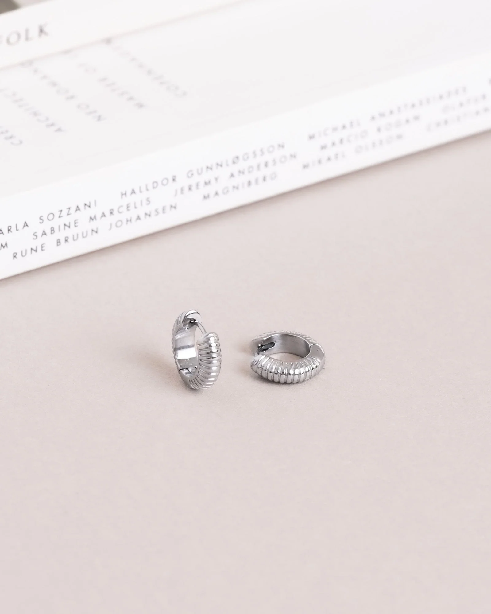 Ribbed Hoops Medium - Image 9
