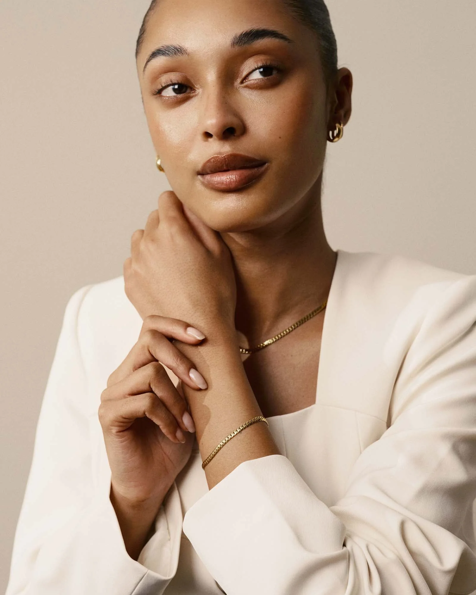 Serpentine Chain Gold Bracelet - Image 2
