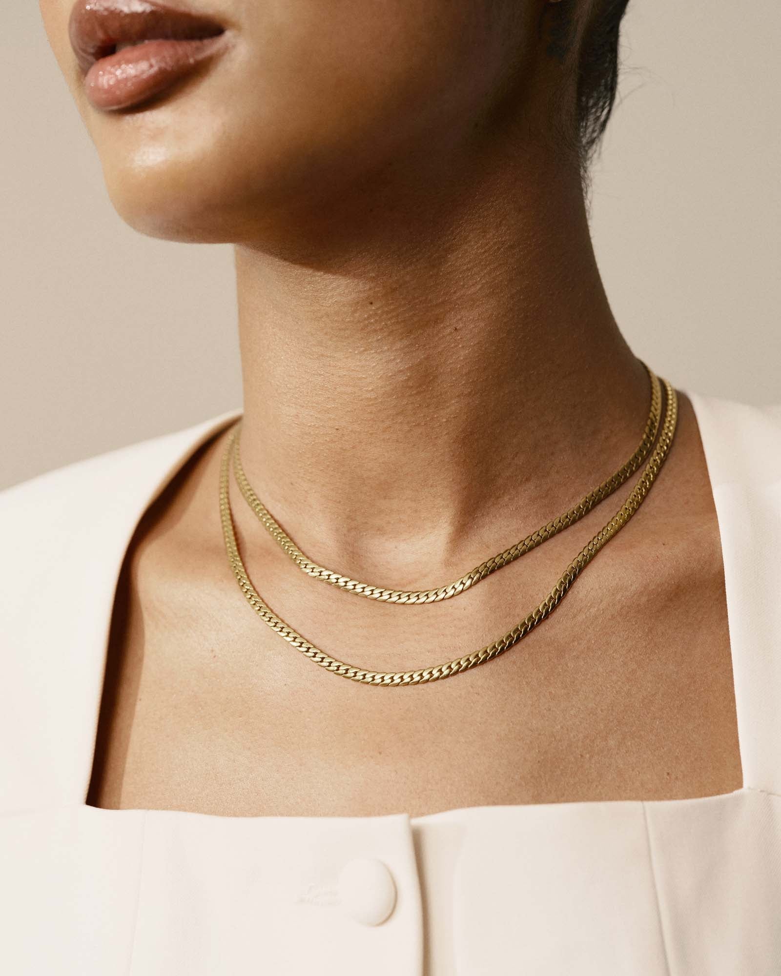 Serpentine Chain Gold Necklace - Image 6