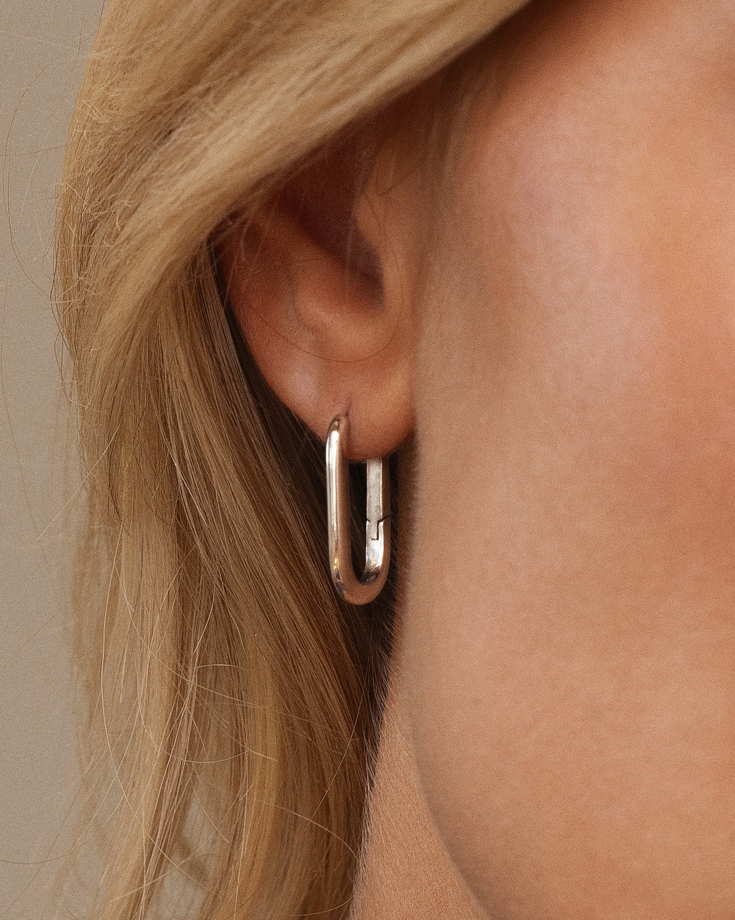 Slim Medium U-Hoops - Image 3