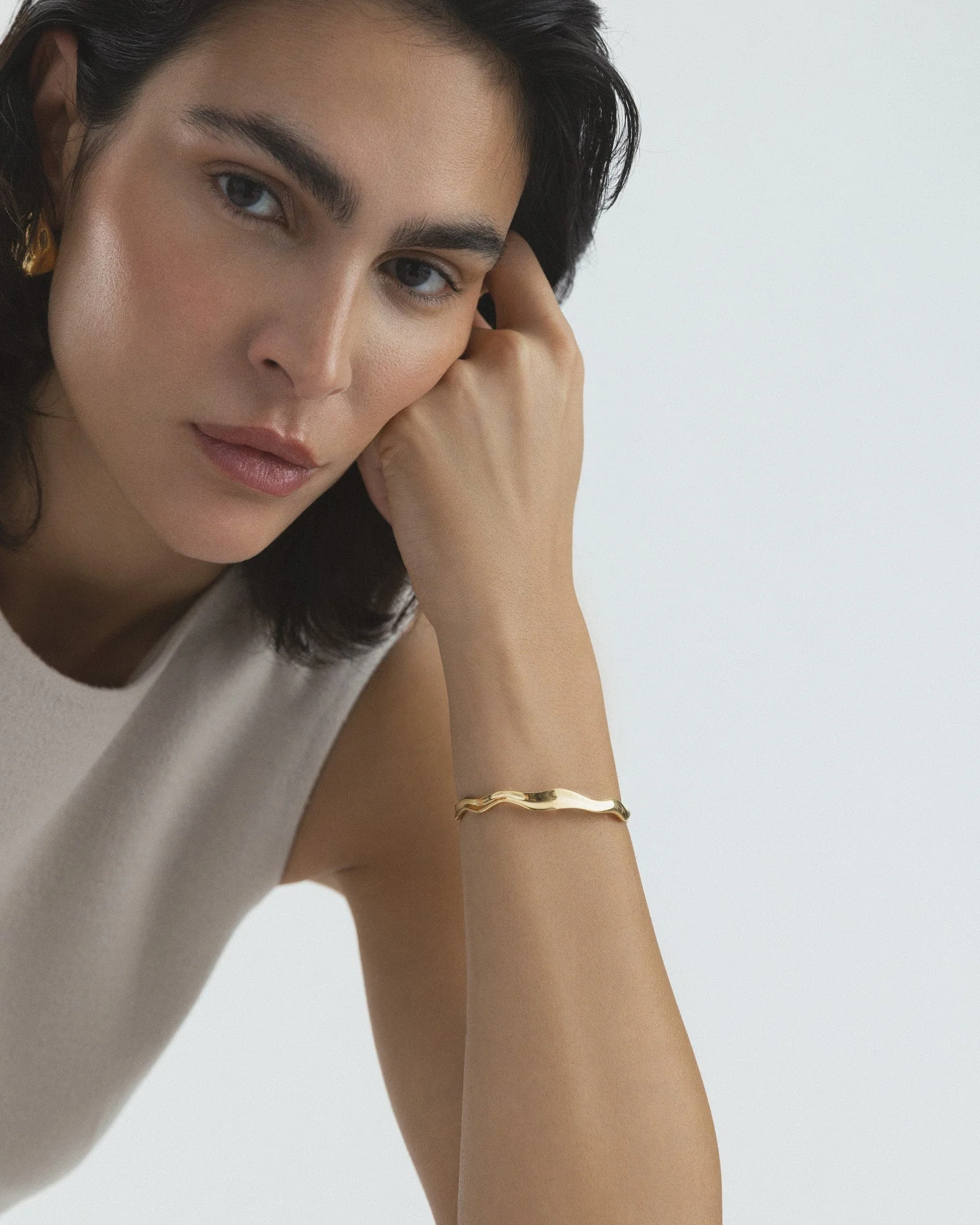 WAVY BOLDED CUFF BRACELET - Image 2