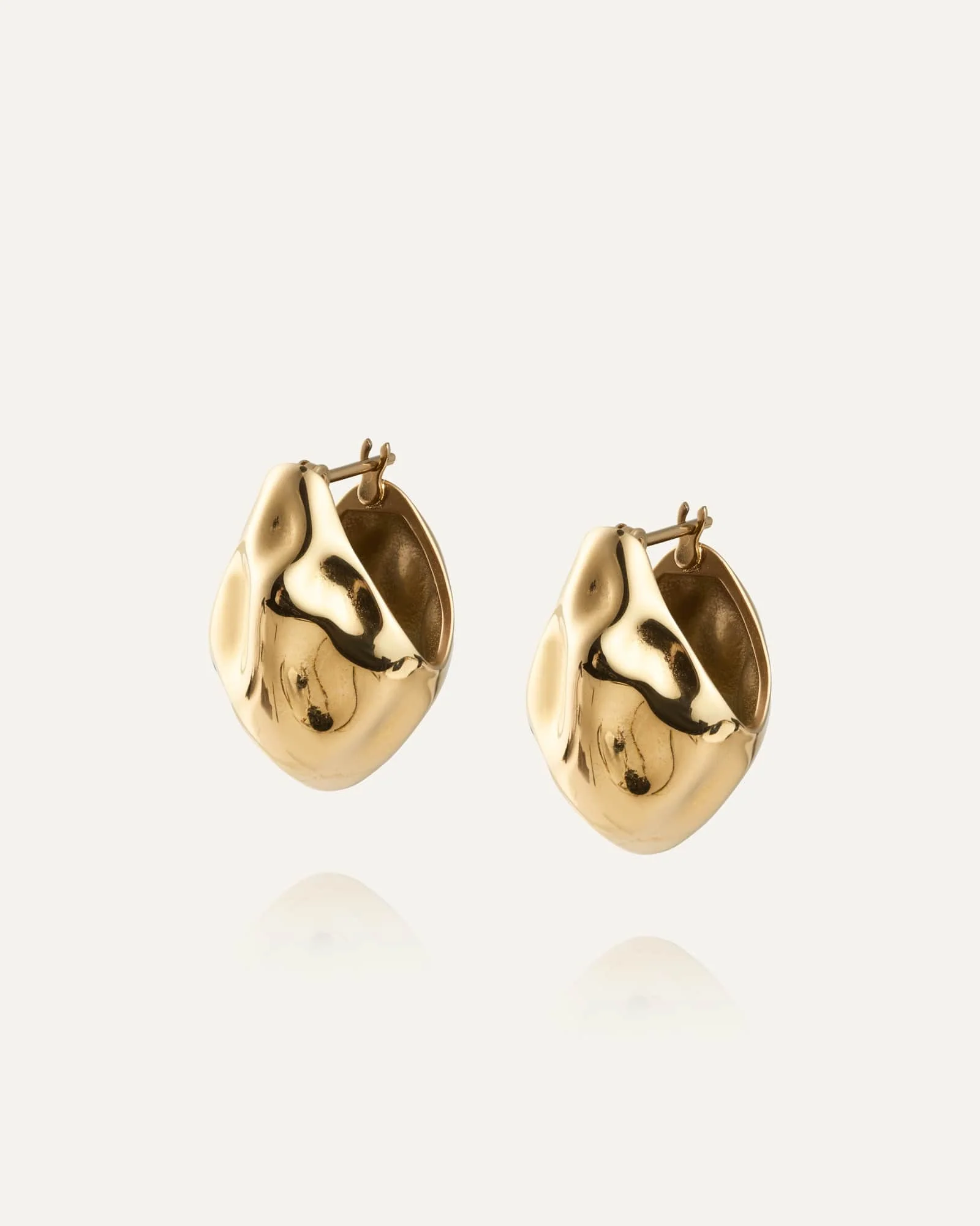 WAVY BOLDED DROP EARRING - Image 4