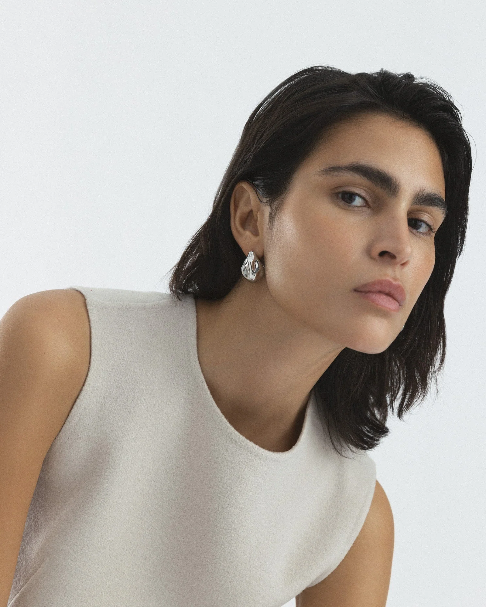WAVY BOLDED DROP EARRING - Image 2