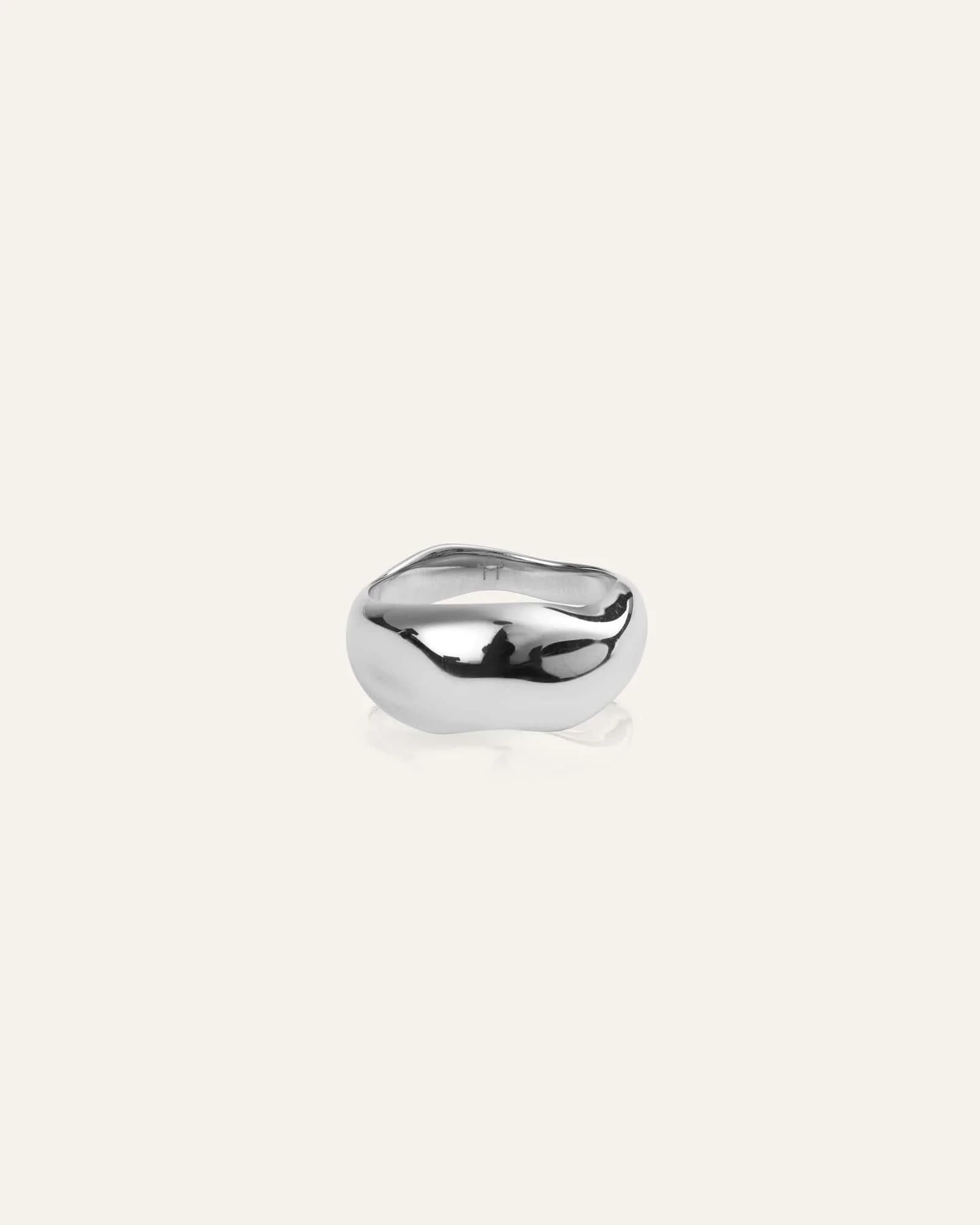 WAVY BOLDED LARGE RING - Image 4