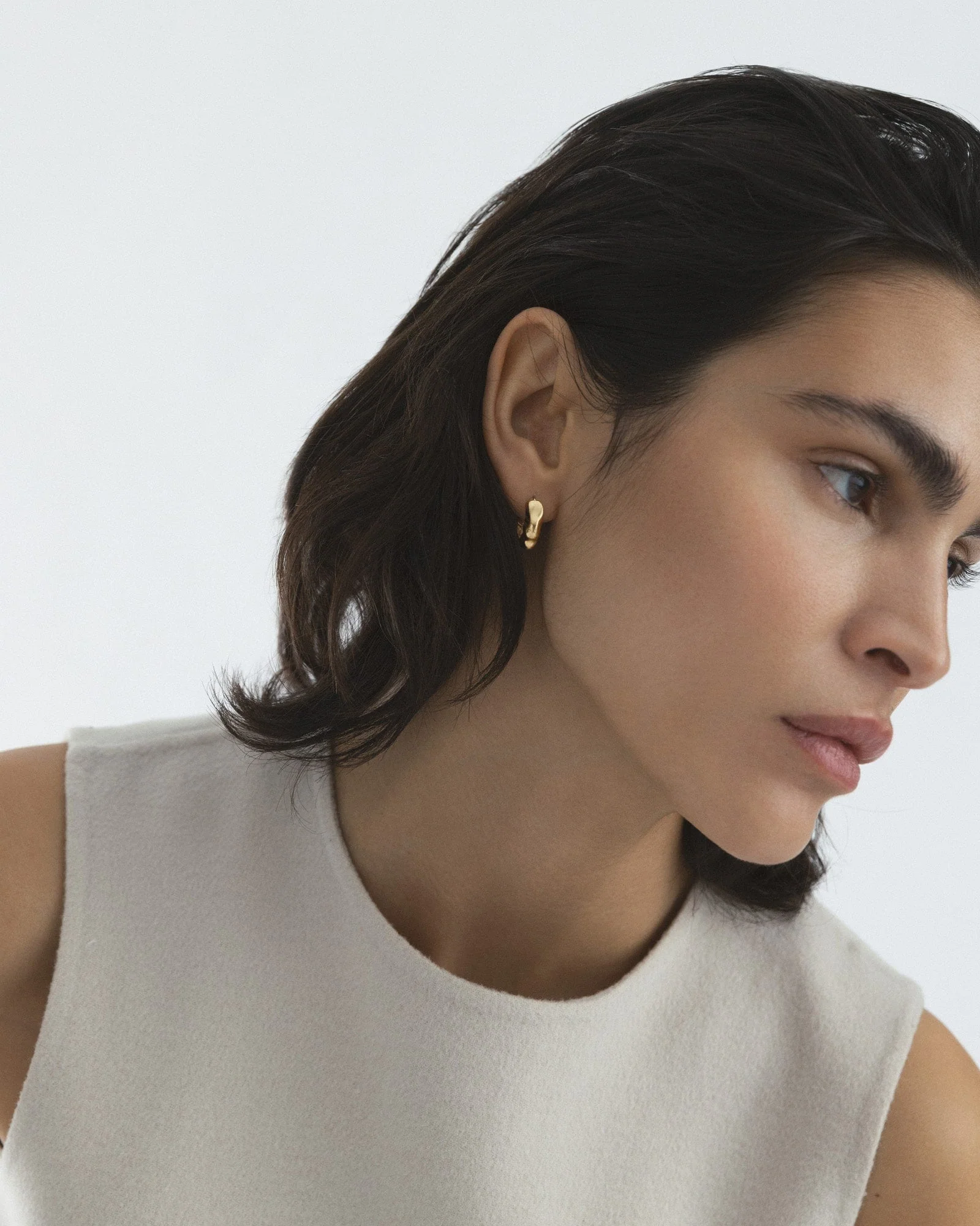 WAVY BOLDED SMALL HOOPS - Image 2