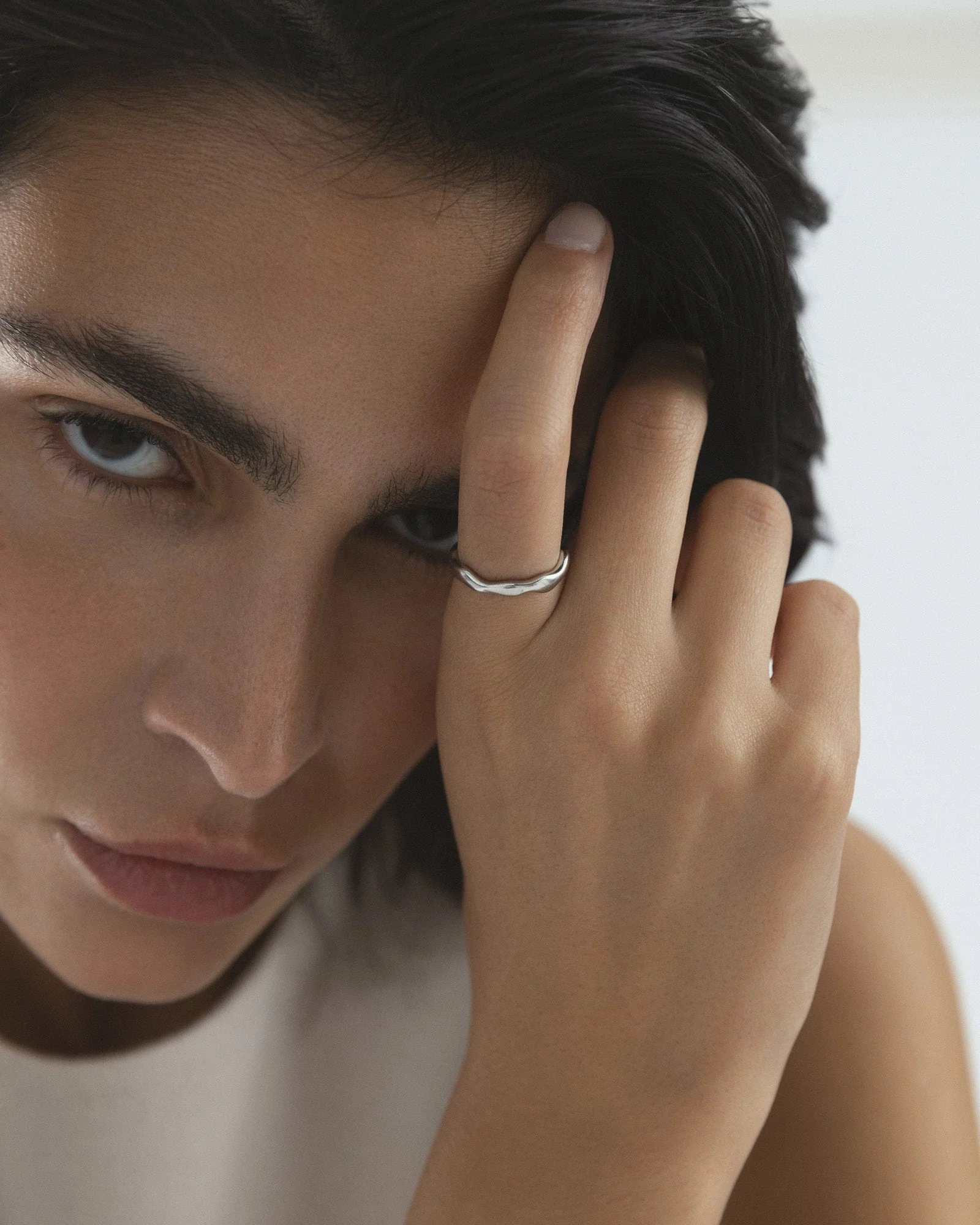 WAVY PETITE RING - Image 2