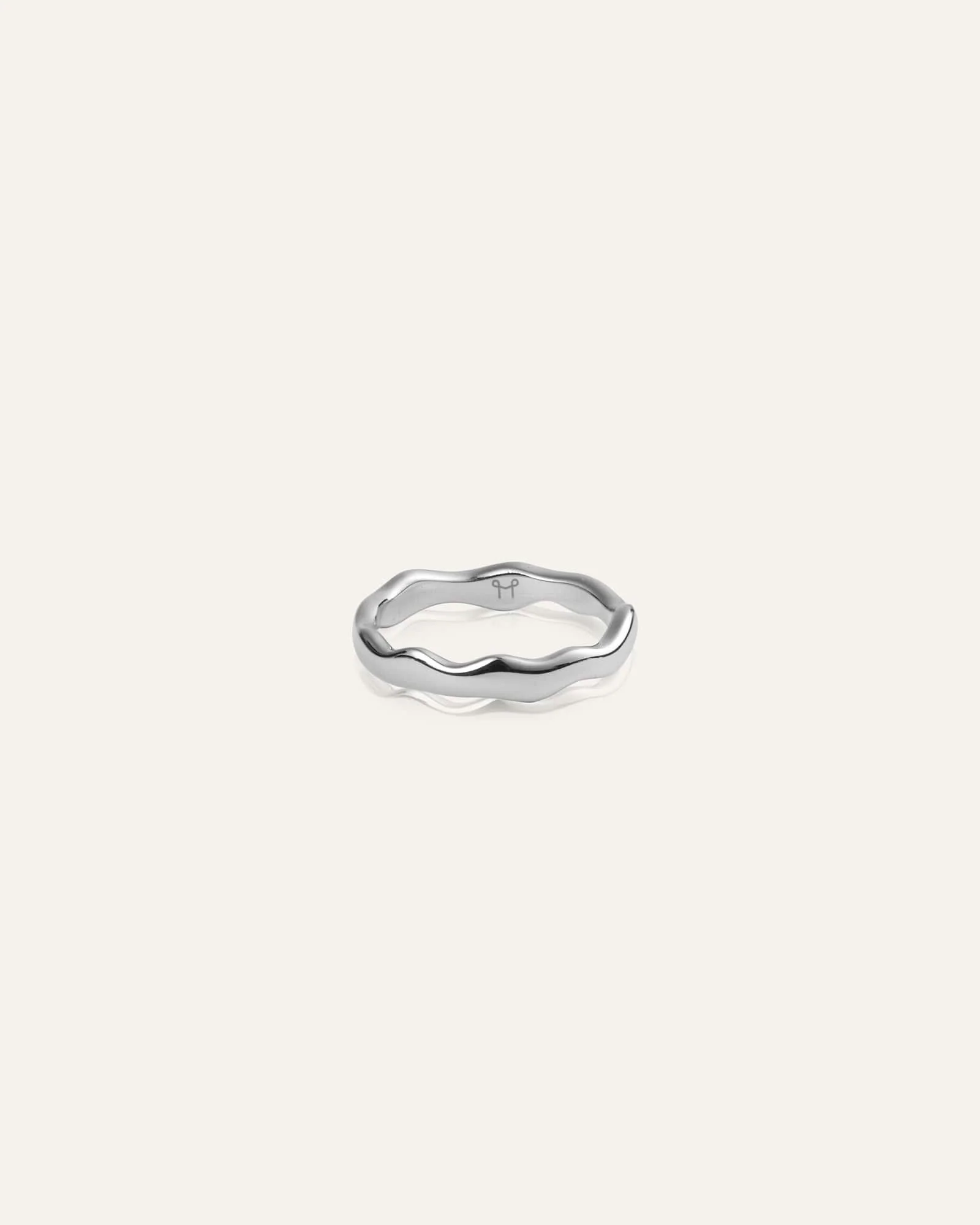 WAVY PETITE RING - Image 4